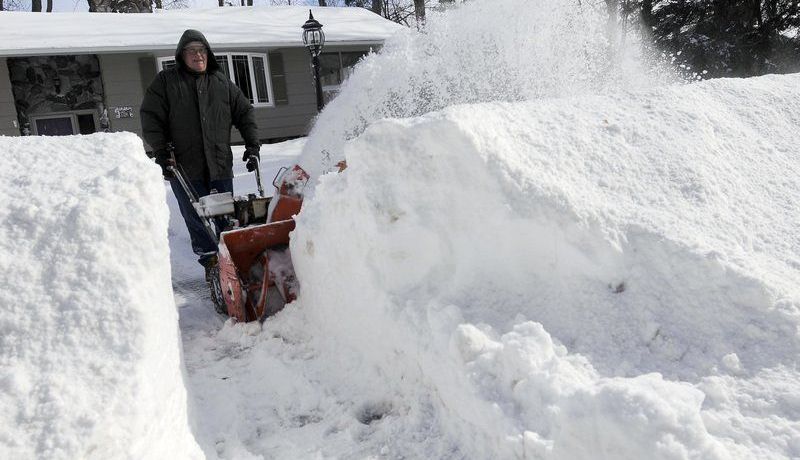 فيديو.. عاصفة ثلجية قوية تضرب أمريكا