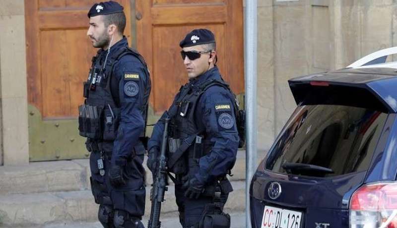 السجن لجزائري حاول إغراق قارب وهاجم 4 رجال من الشرطة الإيطالية