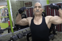 بالفيديو.. سبعيني ذو عضلات مفتولة يصنع الحدث على مواقع التواصل الاجتماعي