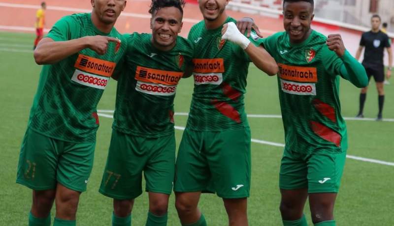 مولودية الجزائر تعود بنقطة ثمينة من بشار