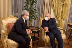 لعمامرة يجري مباحثات مع نظيره التونسي