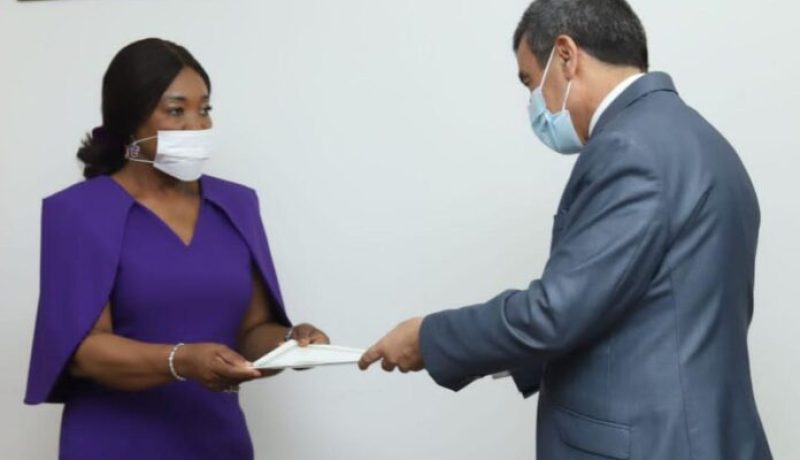 وزيرة خارجية غانا تستقبل السفير الجزائري الجديد