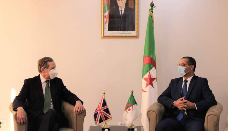 وزارة الصناعة تبحث سبل تعزيز التعاون مع بريطانيا