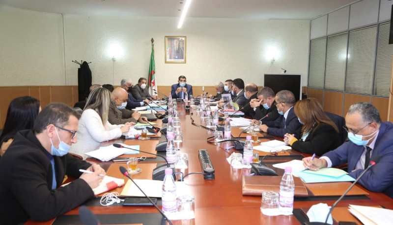 إتلاف المواد الخطرة بالموانئ والمطارات.. هذا ما أمر به وزير النقل