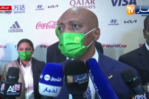 رئيس الكاف: المنتخب الجزائري يجعل إفريقيا تفتخر