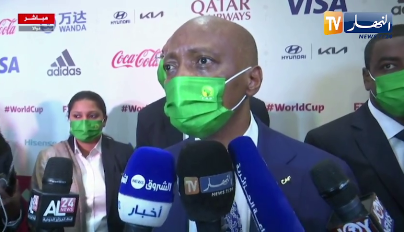 رئيس الكاف: المنتخب الجزائري يجعل إفريقيا تفتخر
