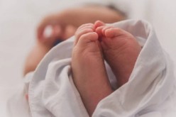 تم نسيانه في السيارة.. العثور على رضيع يبلغ 7 أشهر ميتًا