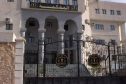 شابان يطلقان النار ببندقية صيد ويصيبان شخصين خلال شجار في سكيكدة