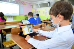 وزارة التربية: تزويد التلاميذ باللوحات الإلكترونية السنة المقبلة بشروط