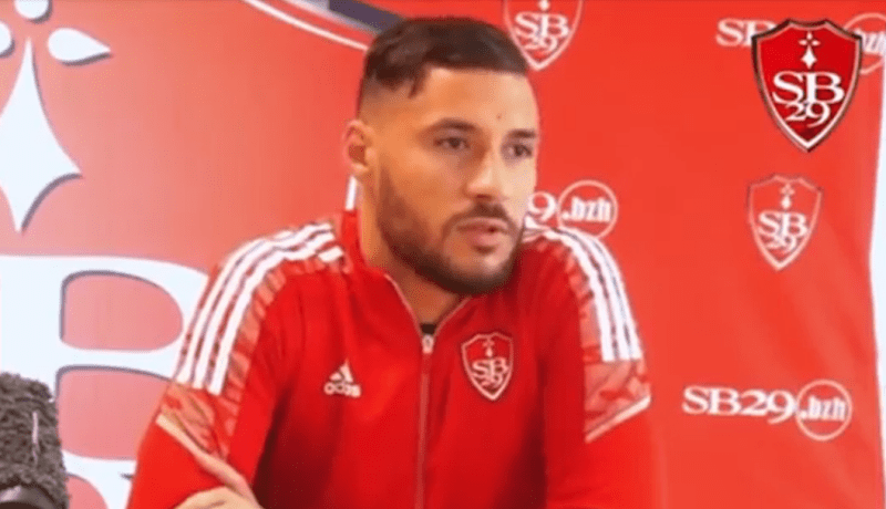 بالفيديو.. بلايلي يشارك في جلسة تصوير رفقة بريست