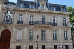 سفارة الجزائر بفرنسا تعلق على حادثة تخريب تمثال الأمير عبد القادر