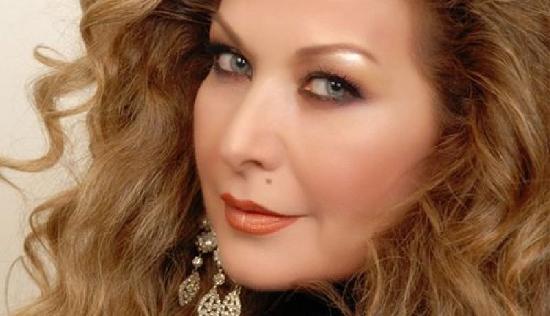 الفنانة السورية رغدة تحسم جدل سبب ارتدائها الحجاب!