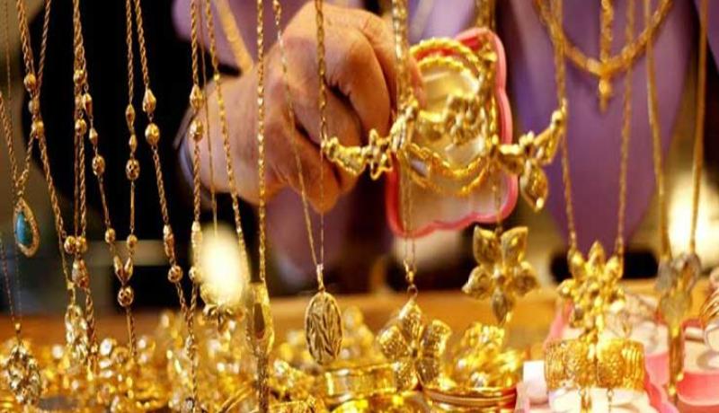 فتاة ضمن عصابة أغرقت محلات المجوهرات بذهب مغشوش في تيسمسيلت