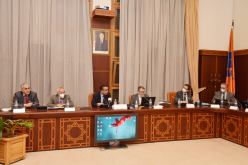 عجال يدرس وضعية المديريات المركزية للشّركة القابضة لسونلغاز