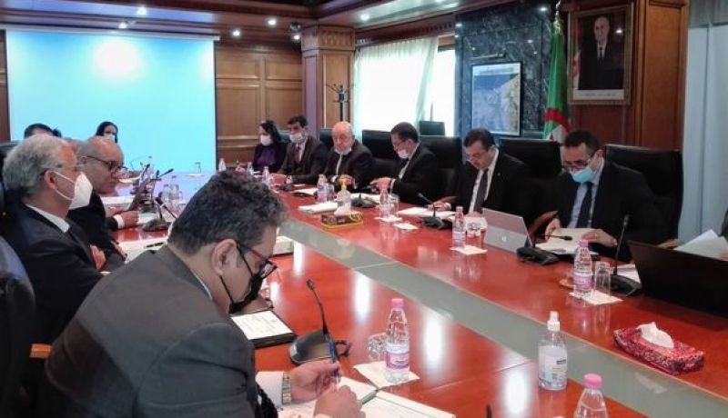 انعقاد اجتماع عمل لاستكمال مشروع “SOLAR 1000”