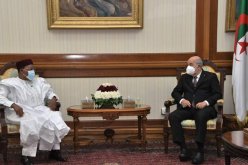 رئيس الجمهورية يستقبل الرئيس السابق للنيجر محمدو إيسوفو