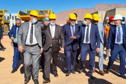 وزير الصناعة يدعو مسؤولي مصنع اسمنت الساورة الى زيادة كميات الإنتاج