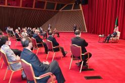 هذا ما دار بين رئيس الجمهورية وممثلي الجالية الجزائرية بقطر