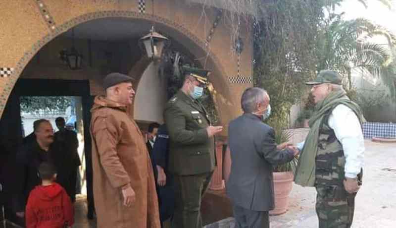 الشلف: الوالي يزور المجاهد سليمان الغول للإطمئنان على صحته