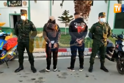 شاب وصديقته يسرقان دراجة نارية ويجران صاحبها في الطريق السريع ببوفاريك