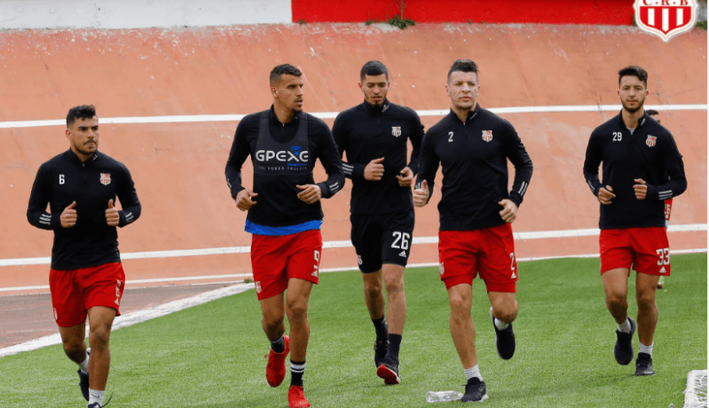 الكاف تعيّن حكم لقاء شباب بلوزداد وجوانونغ غالاسكي