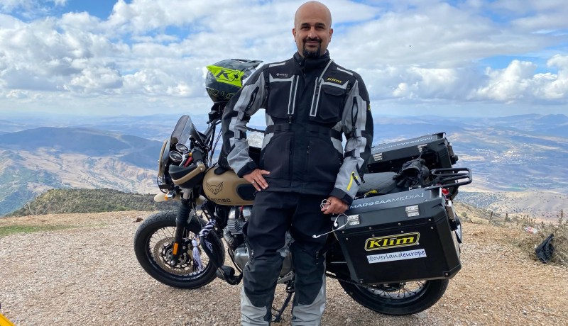 خالد الجابر يضرب موعد للجزائريين قريبا