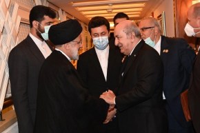 رئيس الجمهورية يجري مباحثات مع نظيره الإيراني بالدوحة