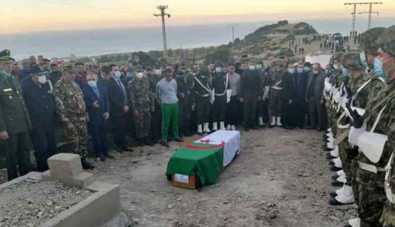 الشلف: تشييع جنازة شهيد الواجب العريف أول نصر الدين زموري بالقلتة