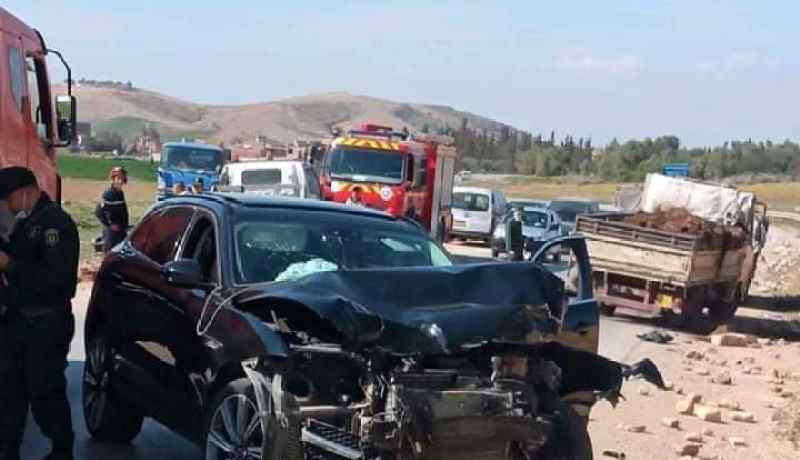 الشلف: 4 جرحى في إصطدام بين مركبتين بسنجاس