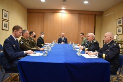 اللواء بن مداح يبحث مع قائد القيادة العسكرية الأمريكية في إفريقيا سبل تطوير التعاون الثنائي