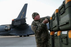 روسيا تسيطر على مطار قرب عاصمة أوكرانيا