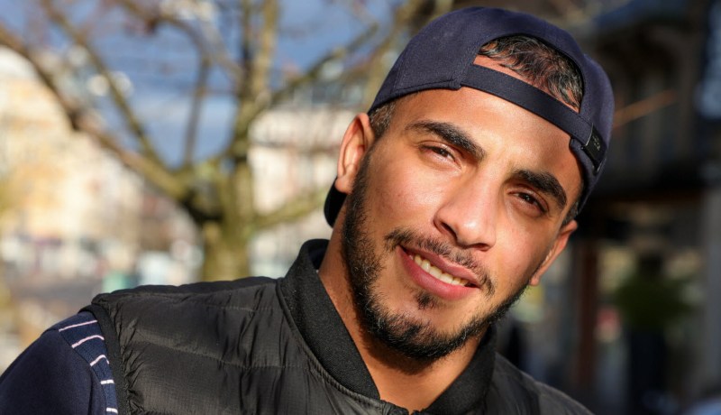 جزائري ينقذ طفلتين ورجلين حاصرتهم النيران في فرنسا