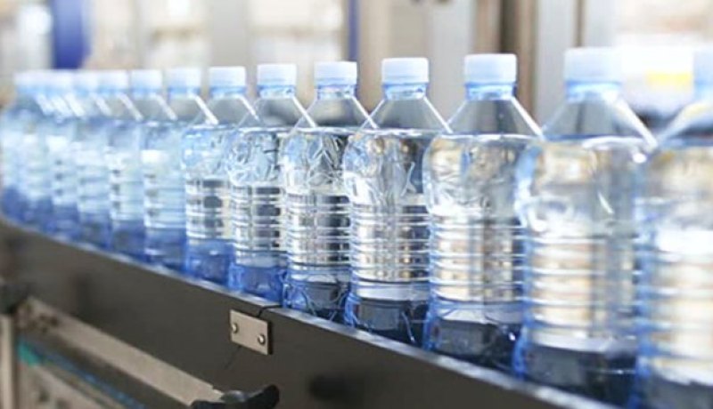 سحب أزيد من 4000 قارورة ماء معدني بالبويرة