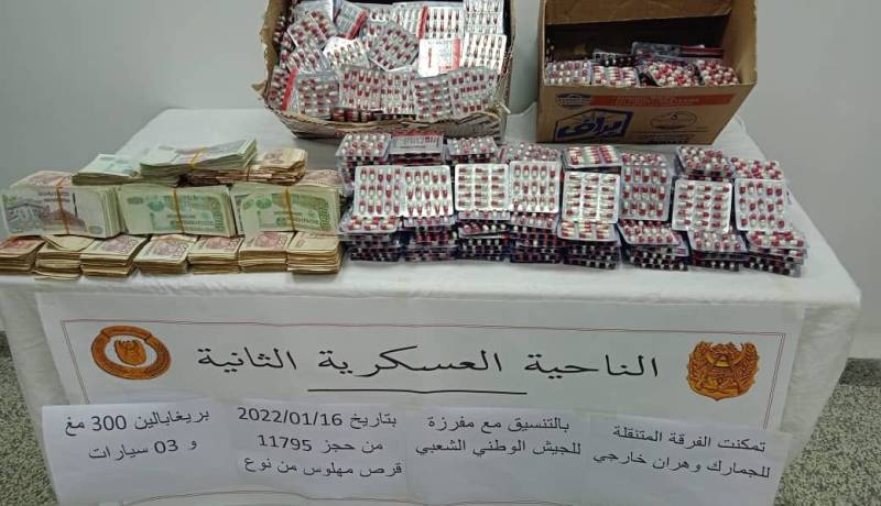 الجمارك تحجز كميات كبيرة من المخدرات والتبغ المهرّب