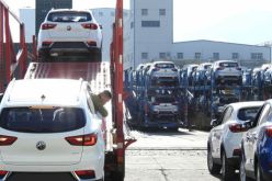 تخفيف العبء الضريبي على السيارات السياحية