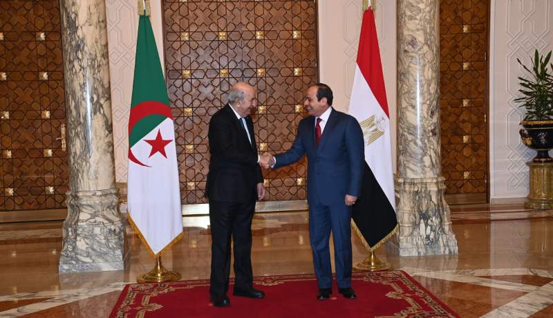 الرئيس تبون يتحادث هاتفيا مع نظيره المصري