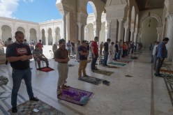 فتح مصليات النساء والمكتبات واستئناف الدروس والحلقات بالمساجد