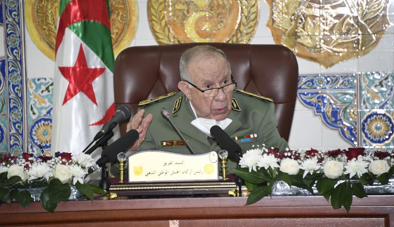 الفريق شنقريحة يعزي في وفاة عون الشرطة خديم محمد