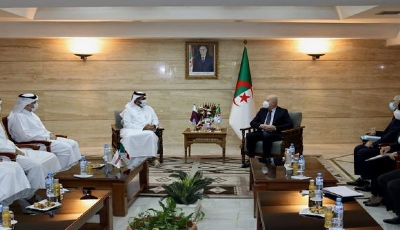 وزير المالية يتباحث فرص الإستثمار مع وفد من أوريدو