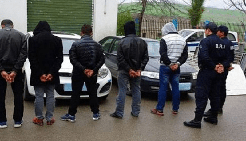 اكتشاف وكر للقمار وألعاب اليانصيب وتوقيف 9 أشخاص في الطارف