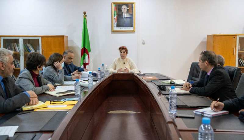 مولوجي تشرف على تنصيب فوج العمل المكلف بمتابعة ملف التراث الثقافي غير المادي