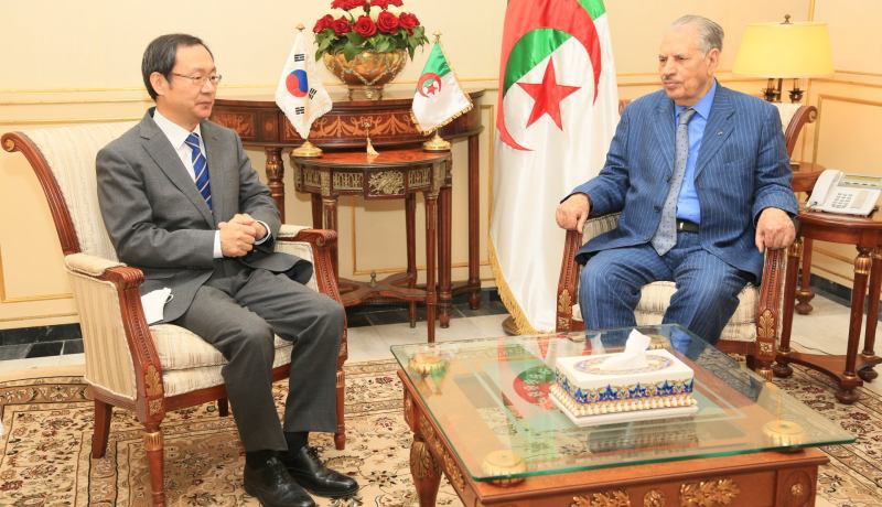 قوجيل يؤكد على مبدأ السلمية والتفاوضية لكل النزاعات