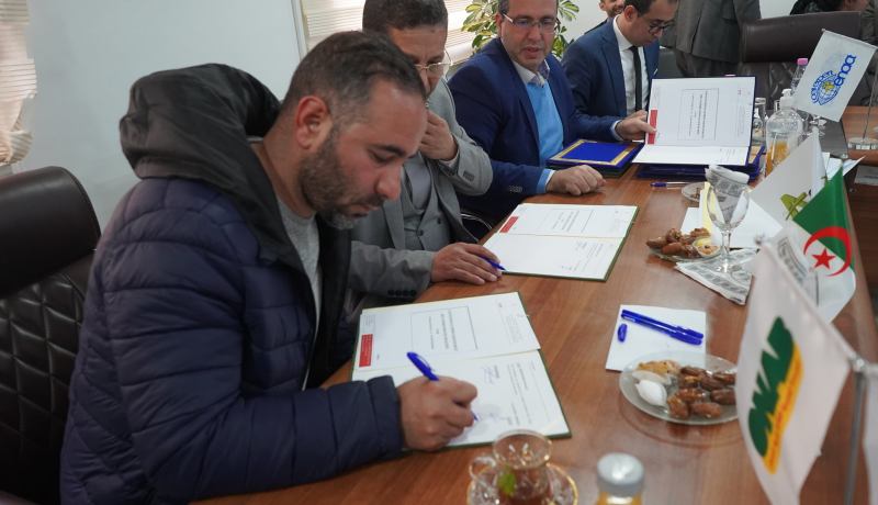 مجمع أقرولوغ يوقع عقودا تجارية تسمح ببيع اللحوم بأسعار تنافسية