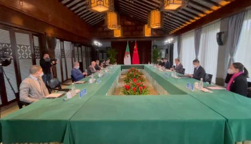 الجزائر والصين.. التوقيع على مبادرة الحزام والطريق في أقرب فرصة