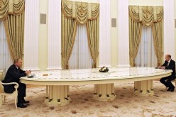 الرئيس الروسي والمستشار الألماني يبحثان تطورات الوضع في أوكرانيا