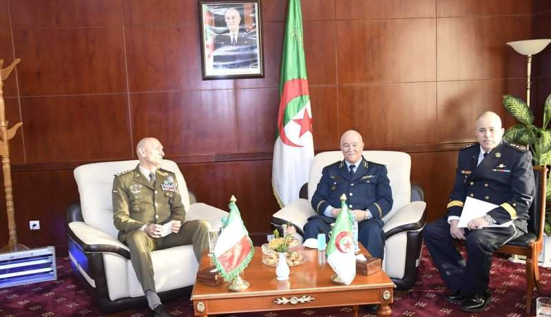 اللواء بن بيشة يستقبل الأمين العام لوزارة الدفاع الإيطالية