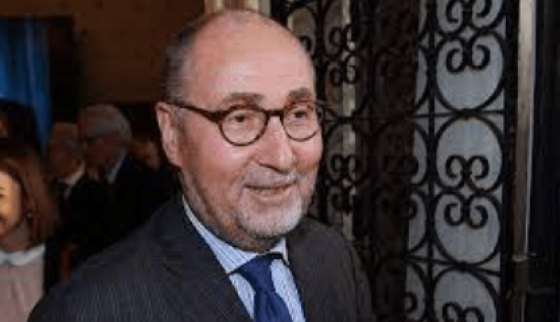 “اللغز” هكذا وصف سفير فرنسي سابق الجزائر