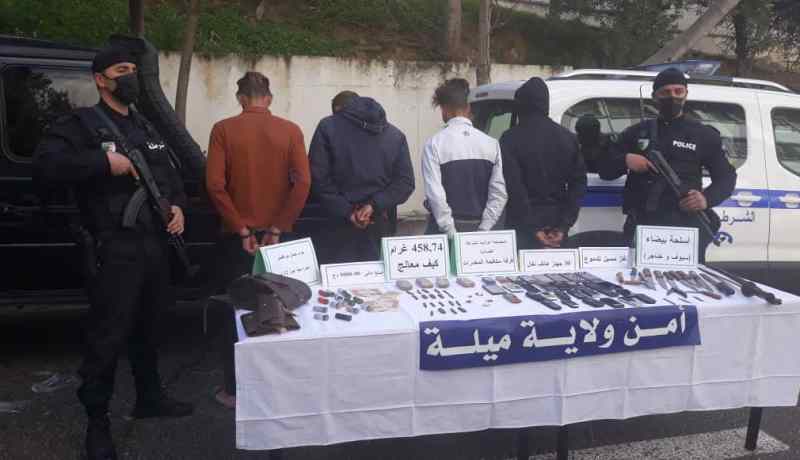 ميلة: تفكيك عصابة إجرامية وحجز ذخيرة حية ومهلوسات