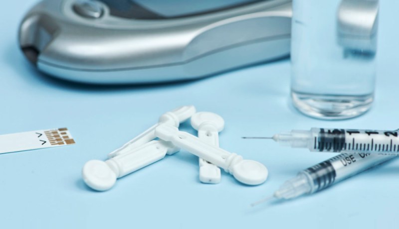 دراسة مشروع يهدف إلى التكفل بأمراض القلب والشرايين والسرطانات وداء السكري