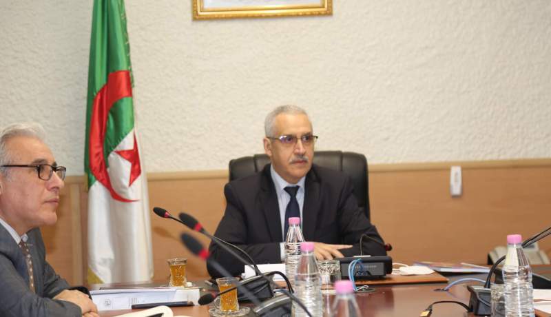 وزير النقل يأمر الجوية الجزائرية بمرافقة البرنامج التكميلي للرحلات وتحسين الخدمات